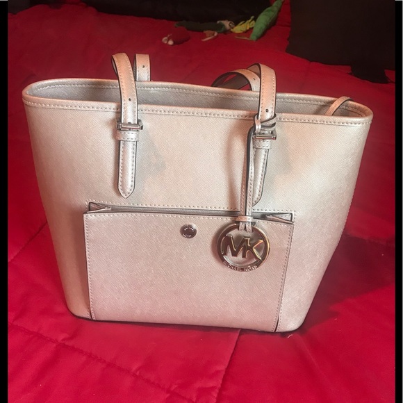 Michael Kors Other - ❤️EUC❤️MK MED METALLIC - BAG-PURSE. . . PEARLISH PINK